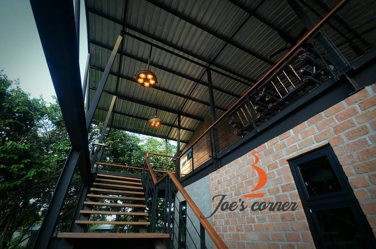 ホテルJoe'S Corner Kohmak マーク島 エクステリア 写真