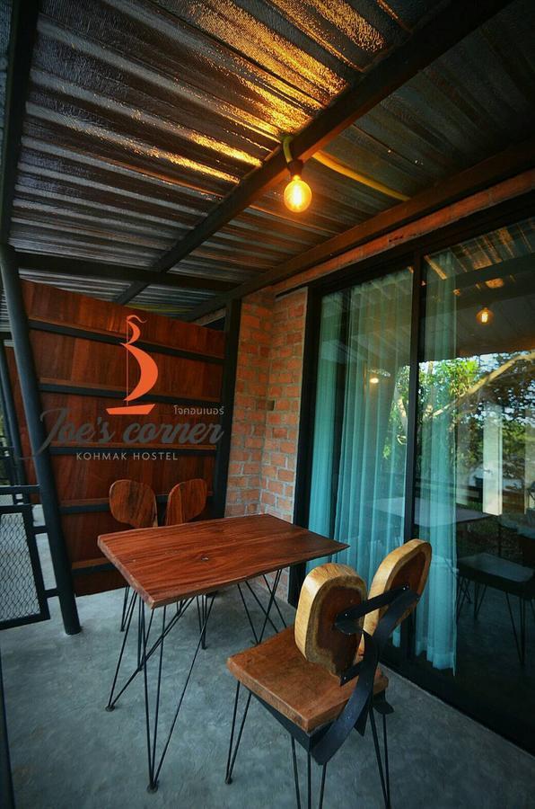 ホテルJoe'S Corner Kohmak マーク島 エクステリア 写真